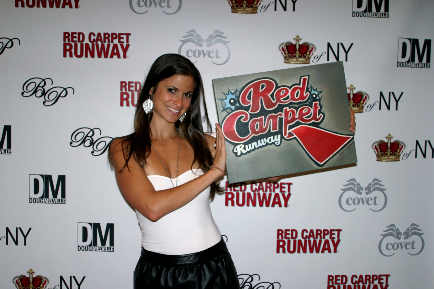 Jackie-Gordon-holding-up-JackieGordonArt