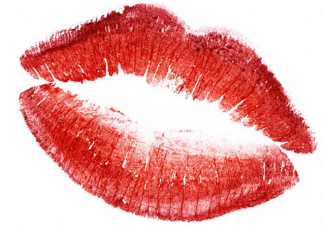 Post image for Why Do We Kiss On New Year’s Eve?  #NYE  #GetKissable